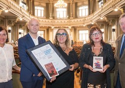 Amaia Gabantxo, ganadora del premio de traducción Etxepare - Laboral Kutxa