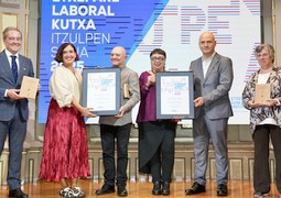 Manel Rodríguez-Castelló y Ediciones Contrabando galardonados con el Premio de Traducción Etxepare – LABORAL Kutxa 2025